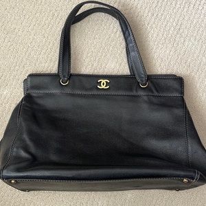 VINTAGE CHANEL TOTE